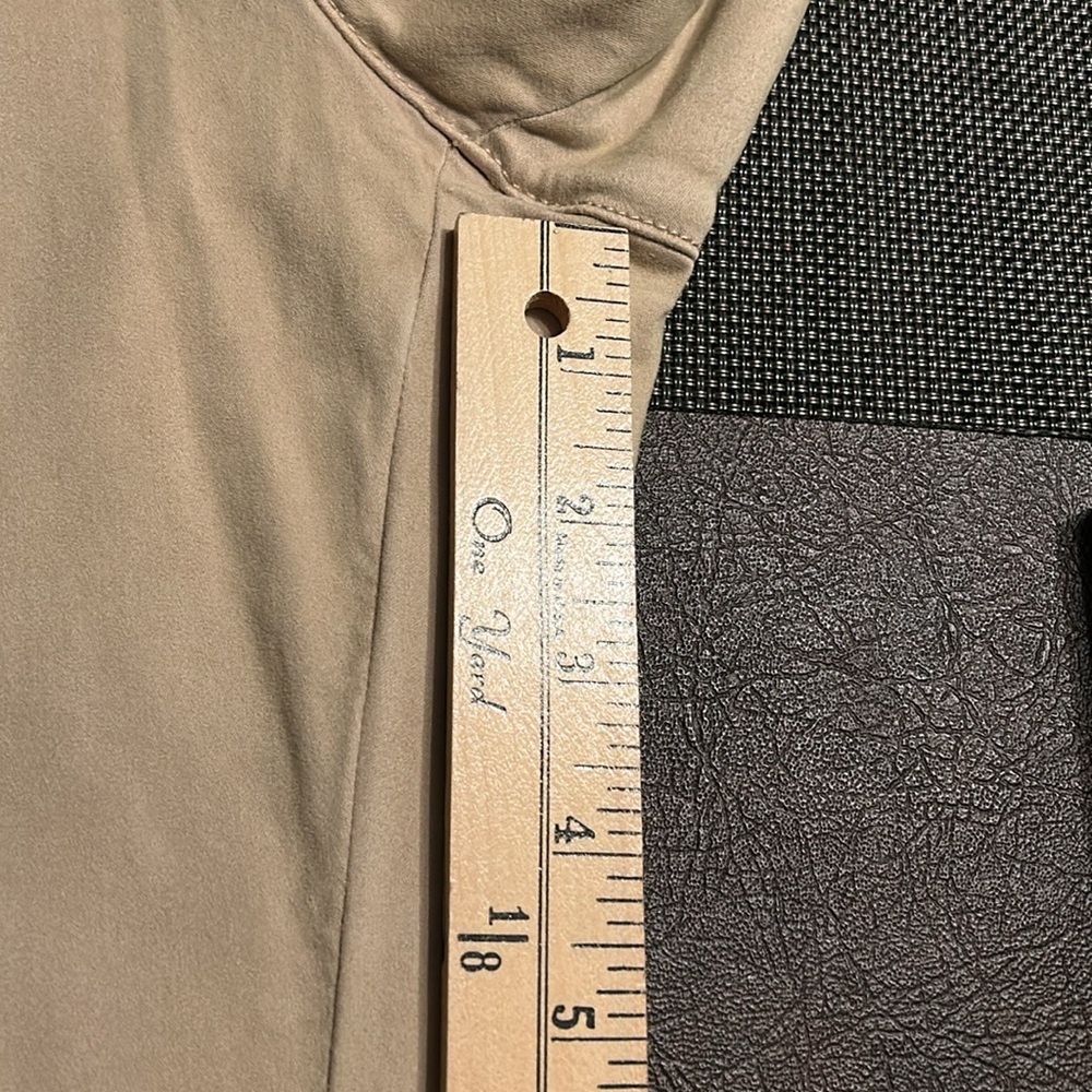 Women’s Banana Republic Tan 4-Short Side and Back Pockets Chino Stretch Pants - Picture 10 of 11